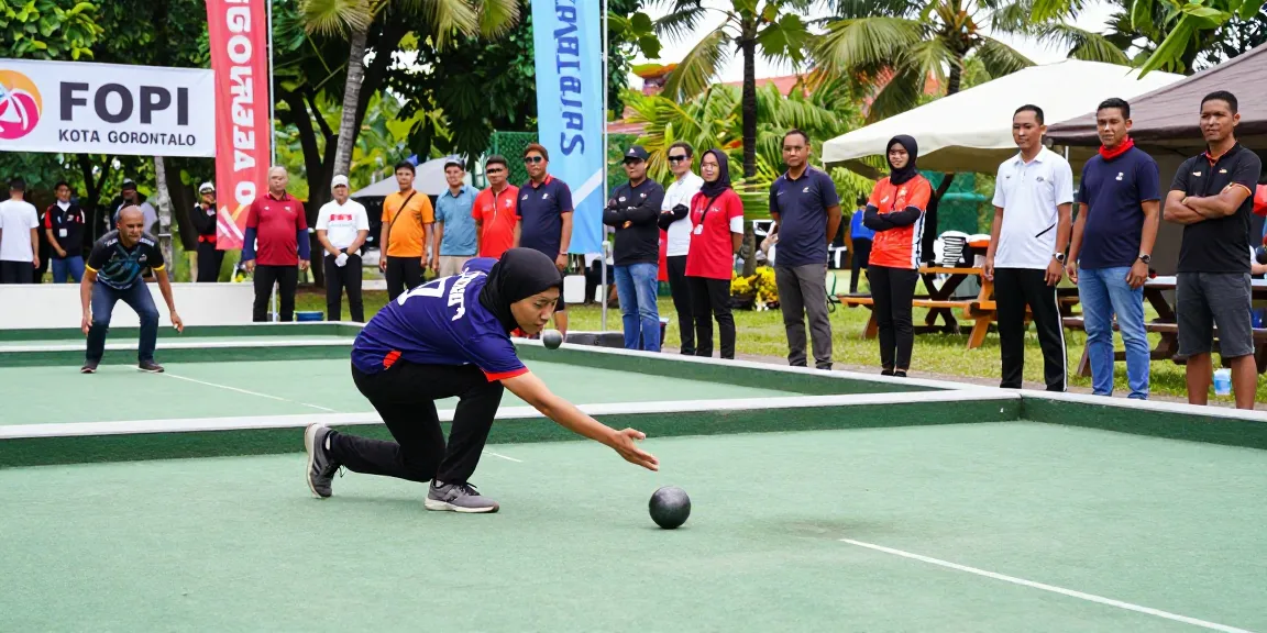 Turnamen petanque di Gorontalo, menampilkan fopikotagorontal.org dan semangat olahraga komunitas.