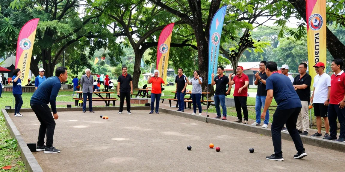 Aktivitas olahraga petanque di taman kota Manado, fopikotamanado.org, dengan pemain beragam usia dan latar belakang.